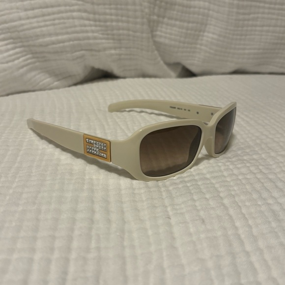 Fendi Accessories - cream / off white Fendi sunglasses FS5228R